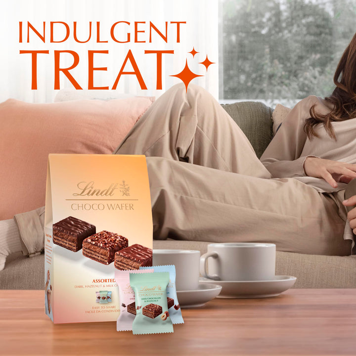 Lindt Choco Wafers Assorted Flavours - Milk, Dark & Hazelnut Chocolate Covered Wafers 135g