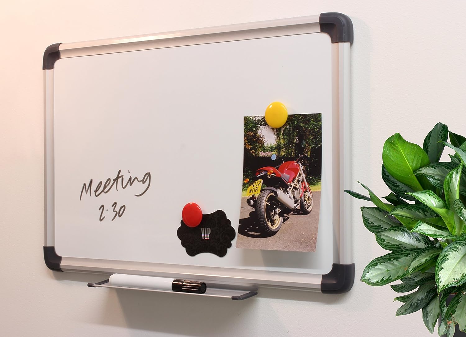 Cathedral Whiteboard Drywipe Magnetic with Pen Tray and Aluminium Trim (30x45cm) 4