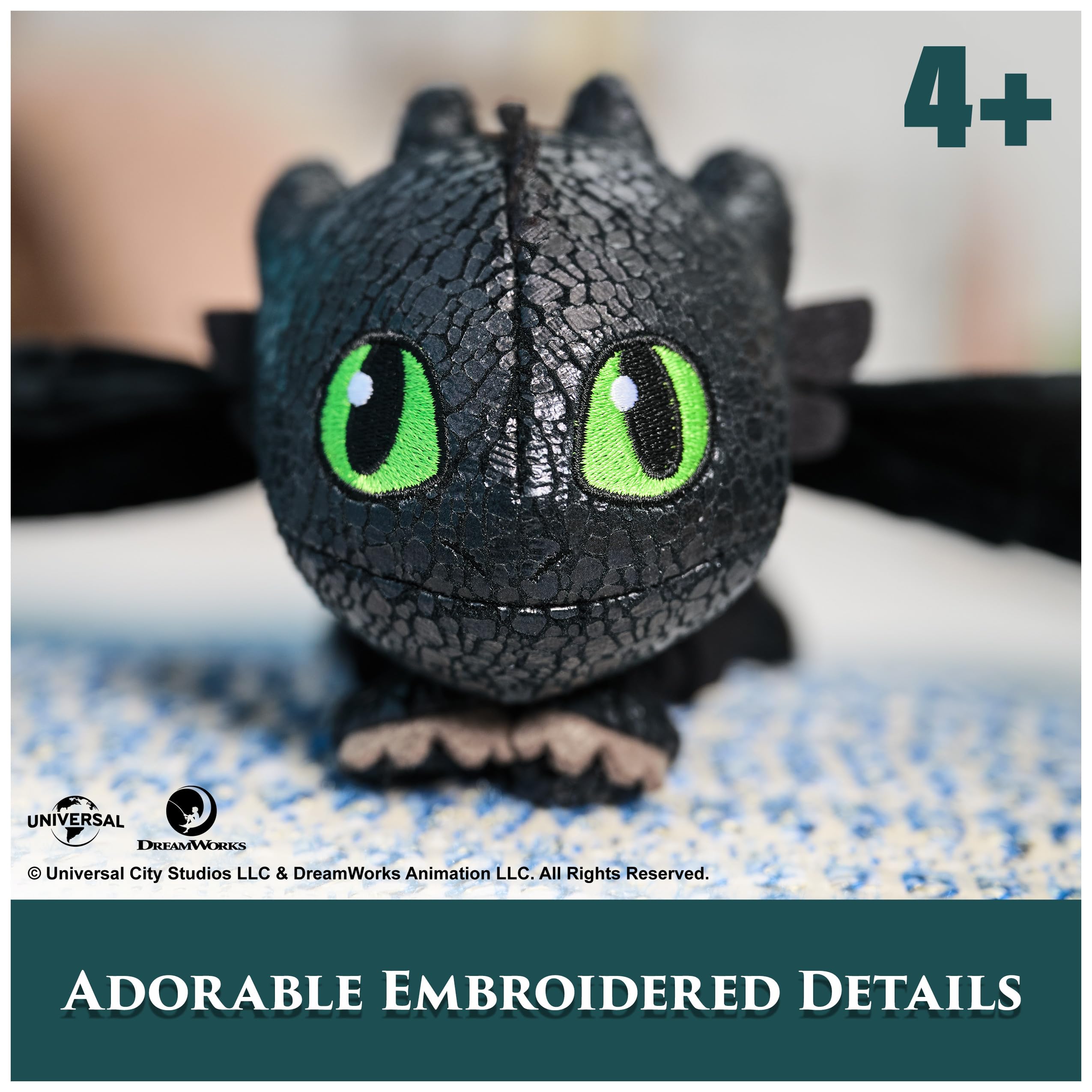 DreamWorks Dragons Hug & Glide 30.5 cm Toothless Plush - Flying Action & Hugging Wings 15