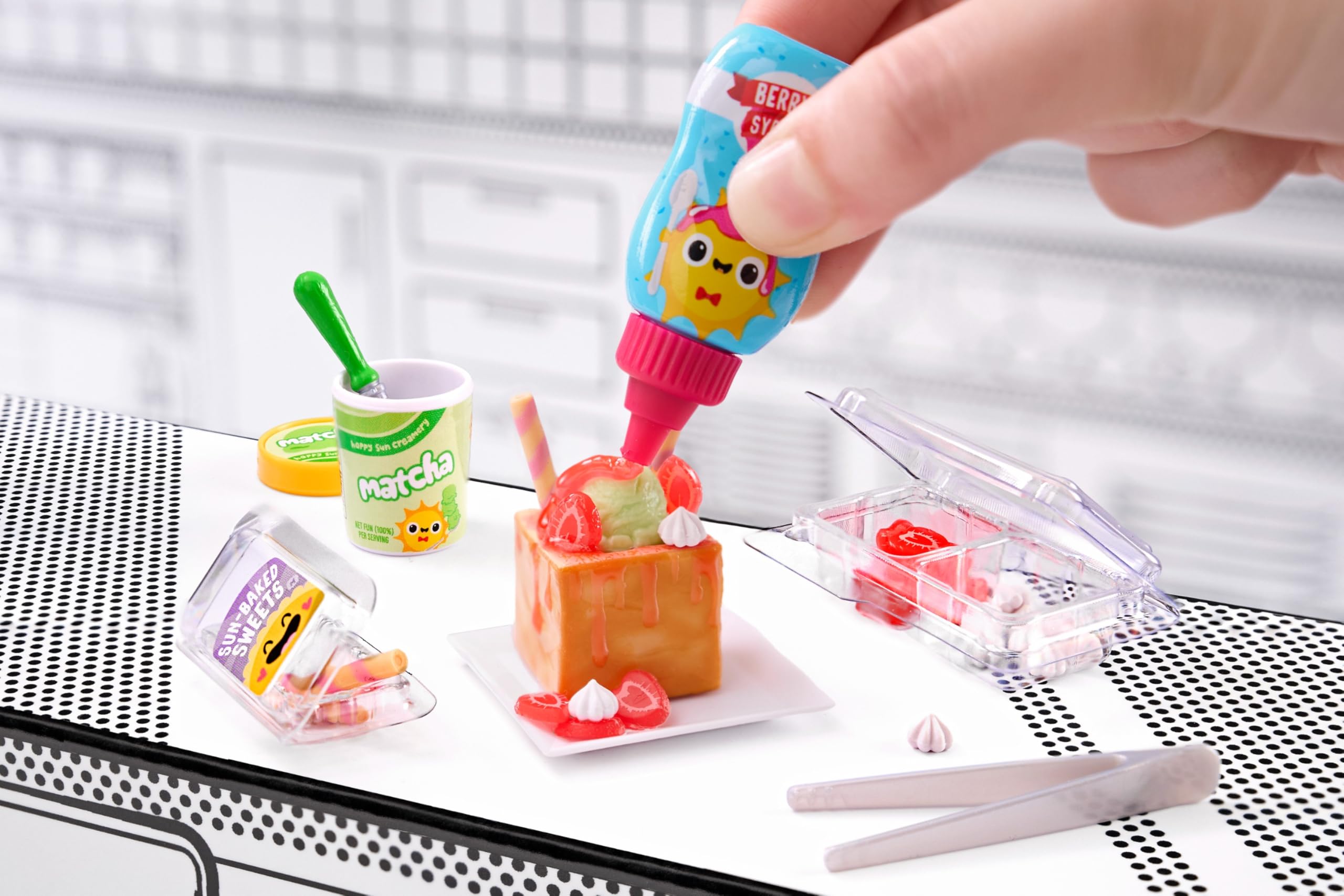 MGA's Miniverse Make It Mini Diner Series 4 Collectible DIY Resin Kit | Mini Size | Age 8+ 3