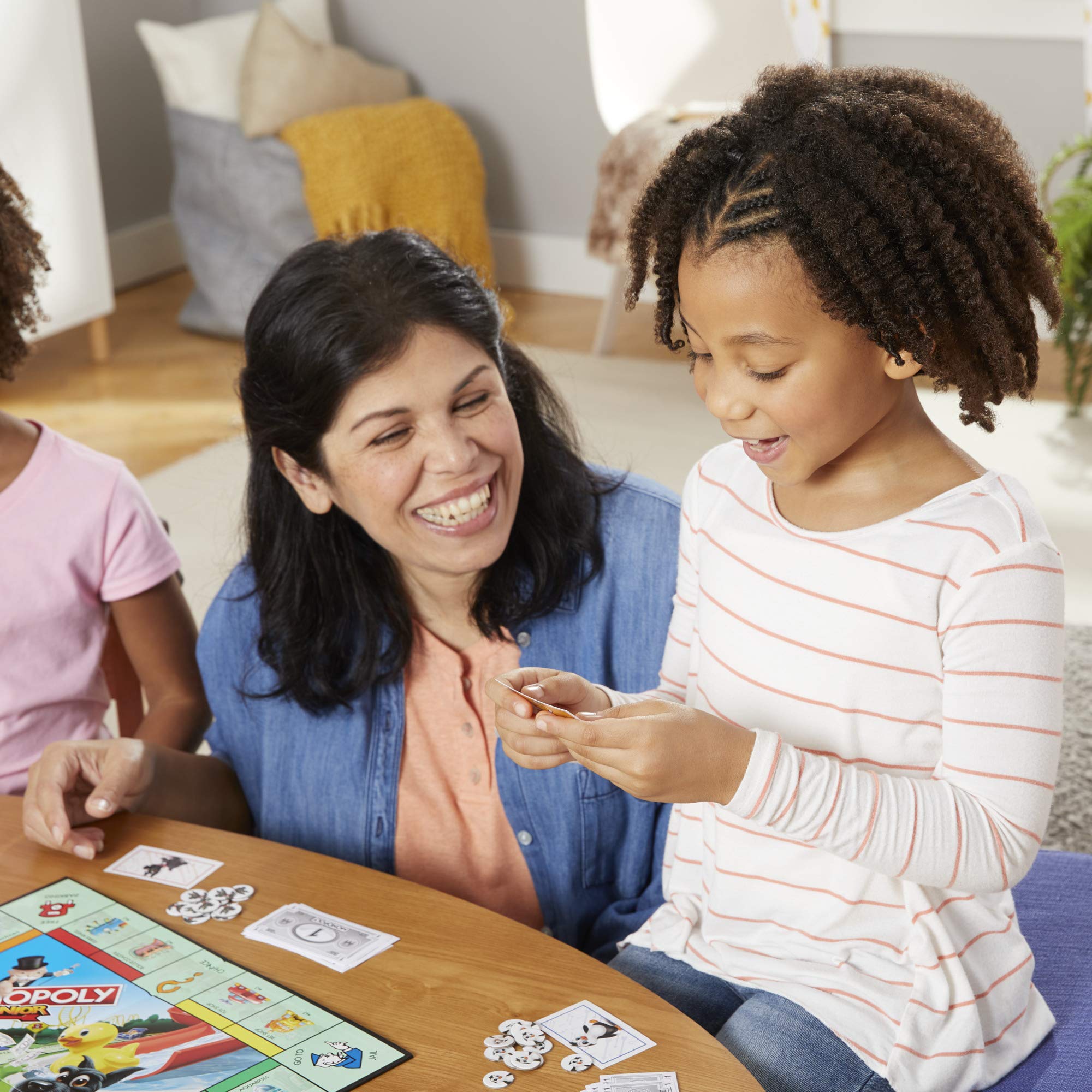 Monopoly Junior Board Game for Kids, Family Game for 2-4 Players Aged 5 and Up 4