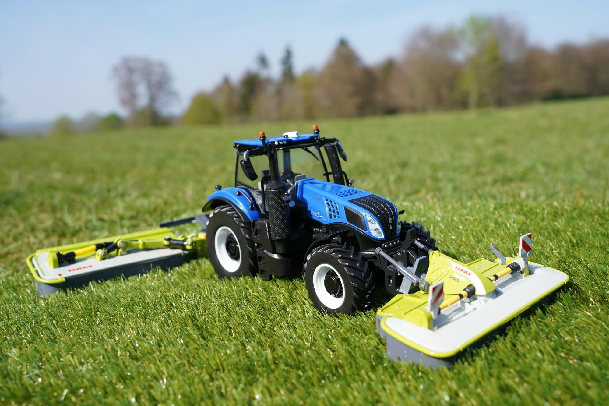 Britains CLAAS 3600FC DISCO Mower - Compatible with 1:32 Scale Farm Tractor Models