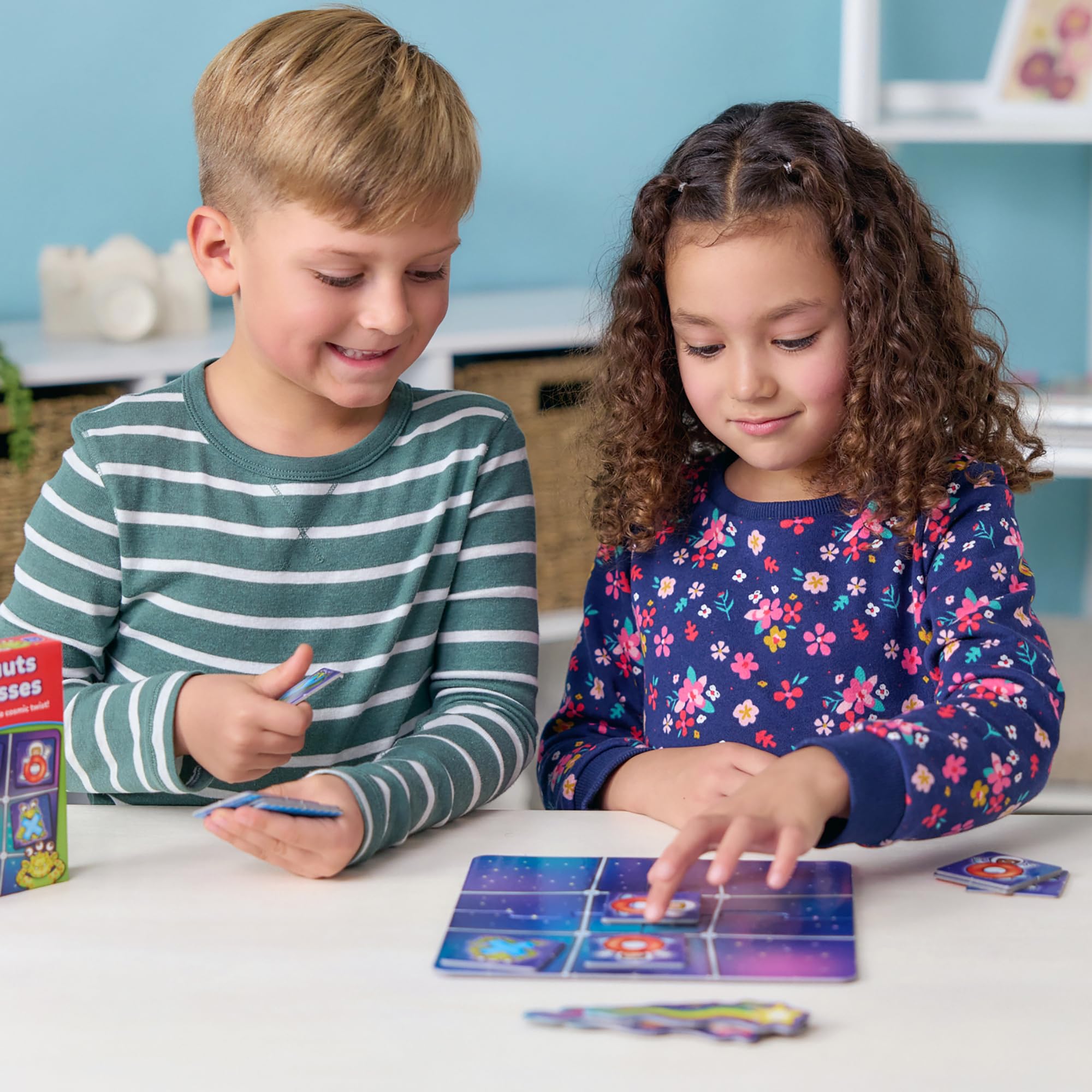 Orchard Toys Astronauts and Crosses Game - Space Themed Travel Game | Ages 4-7 | Portable 5