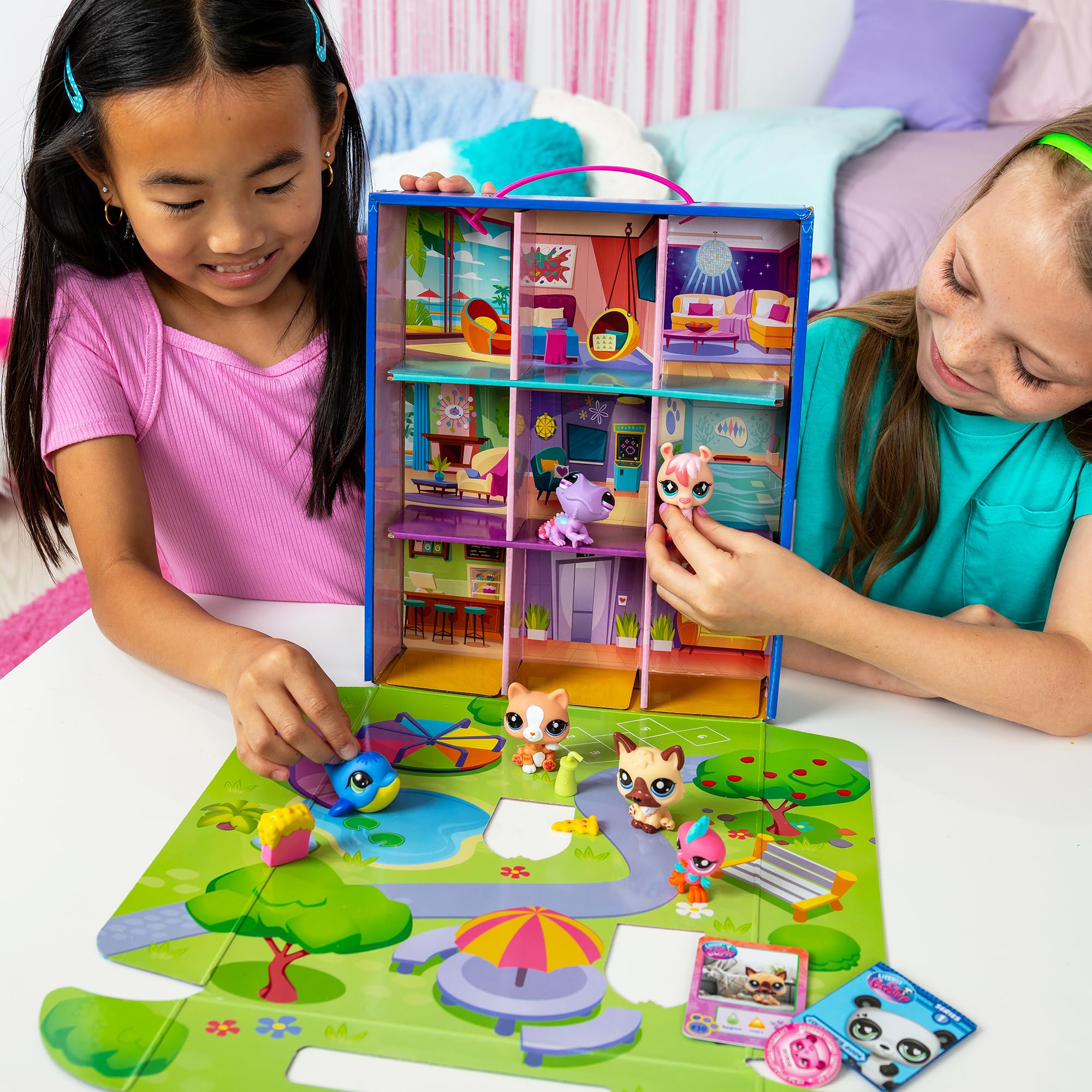 Littlest Pet Shop Bandai Playful Pet Hotel - 6 LPS Minis with Accessories & Virtual Code 15
