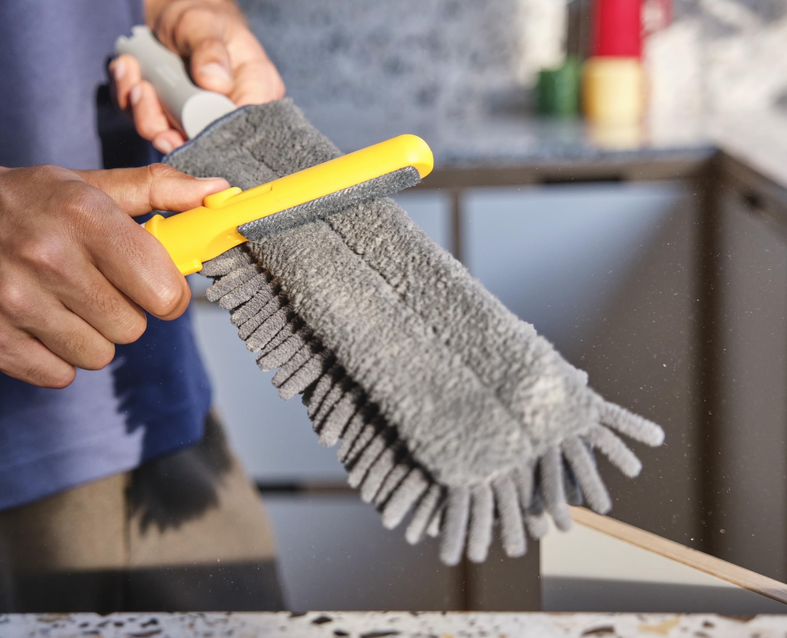 Joseph Joseph CleanTech 3-in-1 Duster with Storage Sheath and Duster Head 7