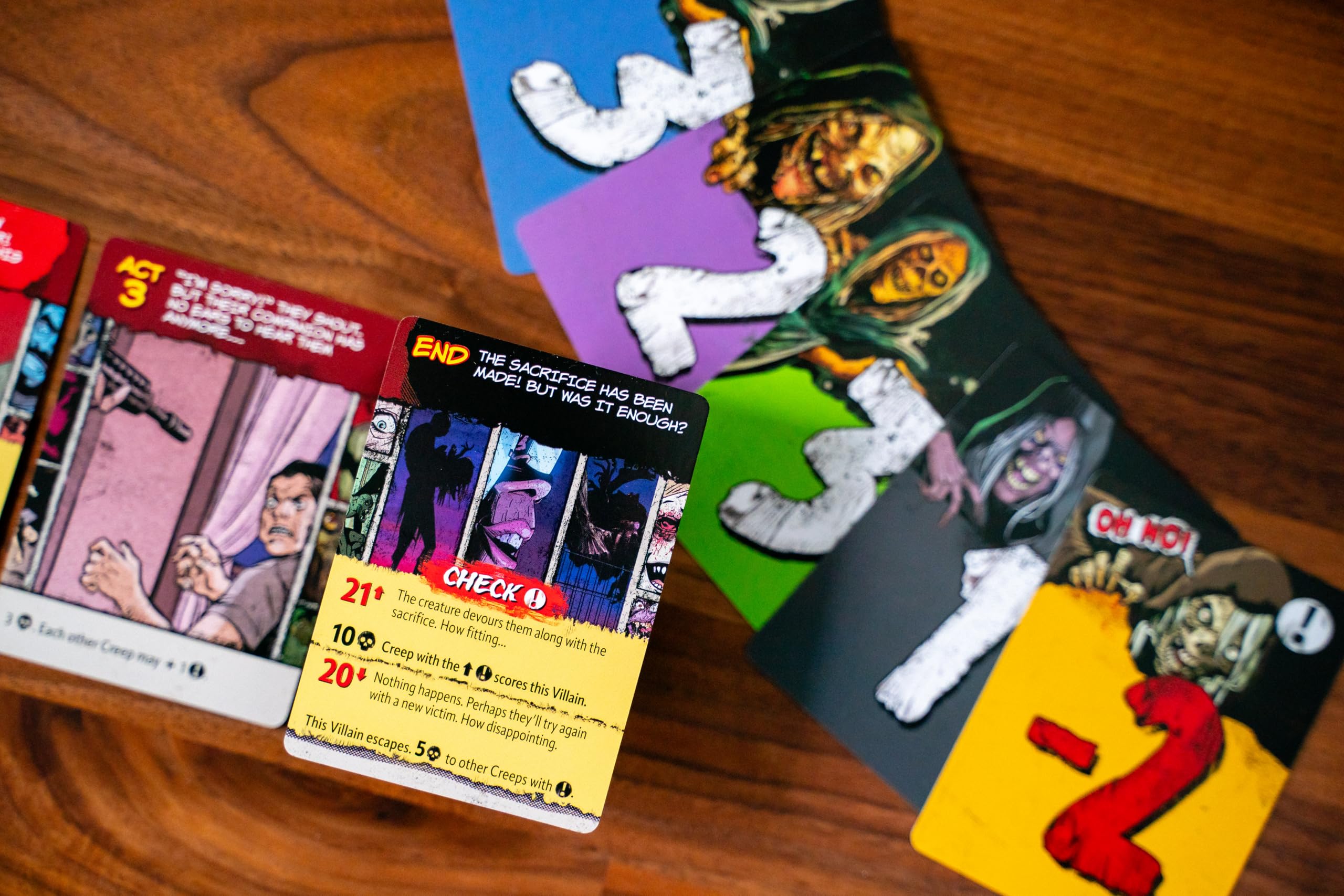 Skybound Games Creepshow The Suspense-Building Card Game 8