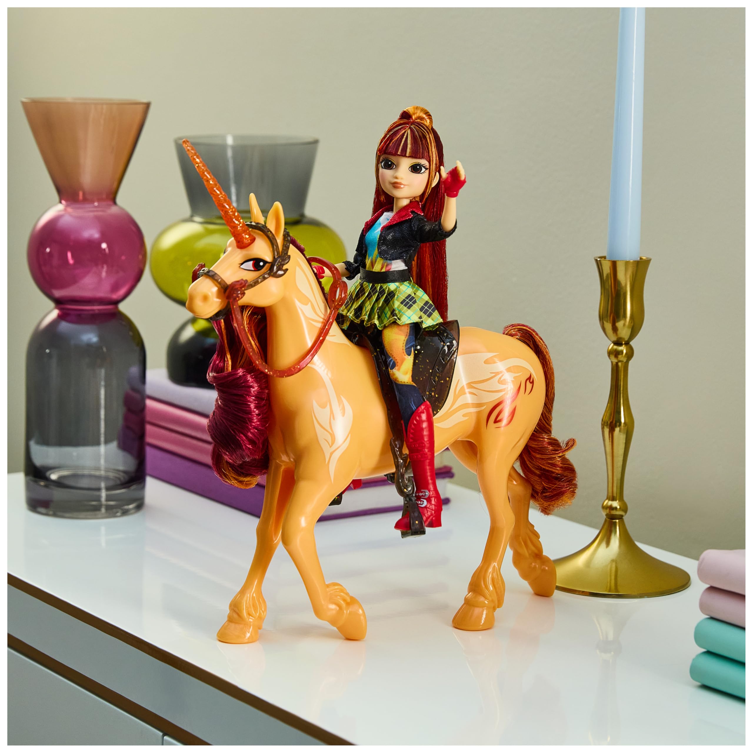 Unicorn Academy Valentina Doll - 24 cm Fashion Doll with Mirror & 5 Outfits 6