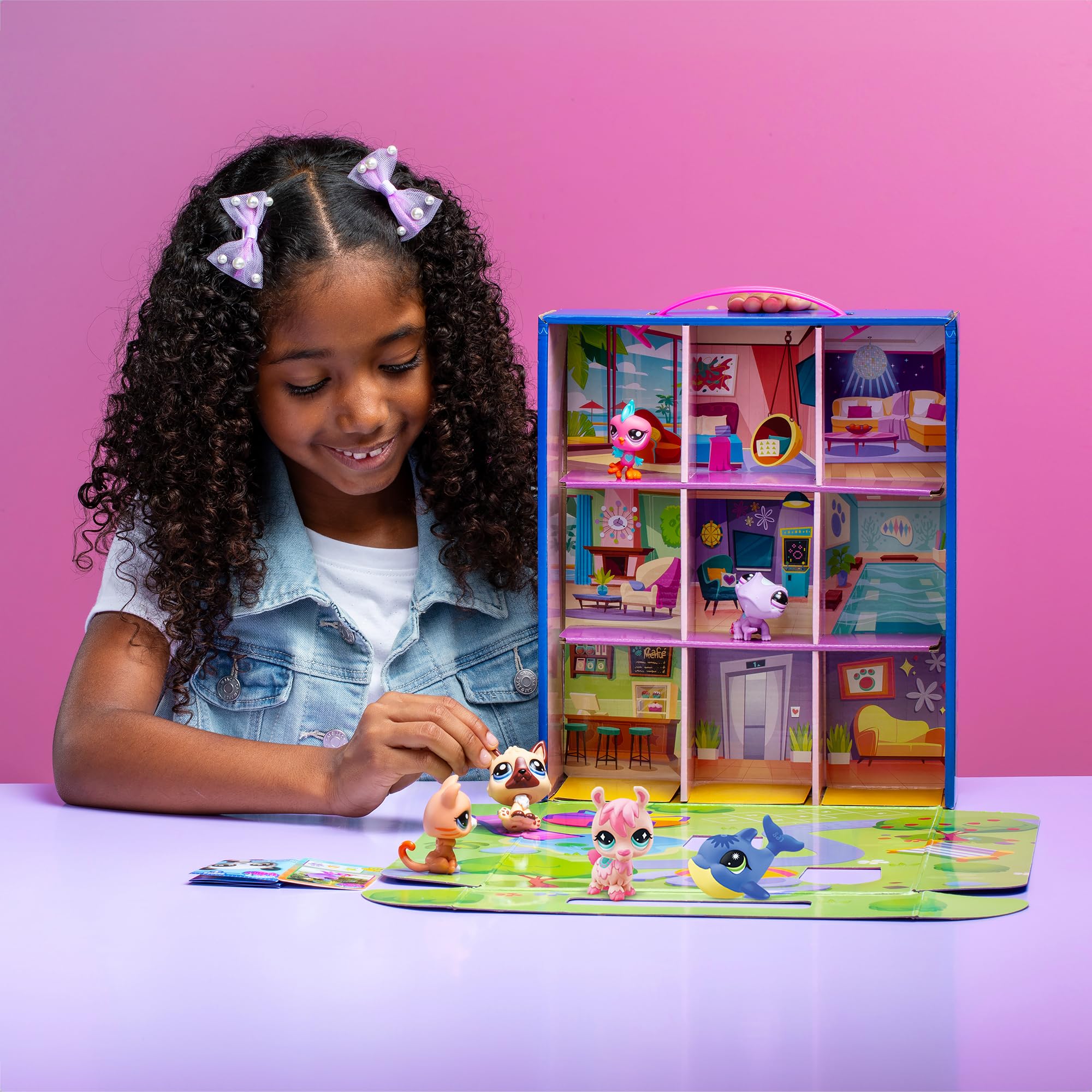 Littlest Pet Shop Bandai Playful Pet Hotel - 6 LPS Minis with Accessories & Virtual Code 7