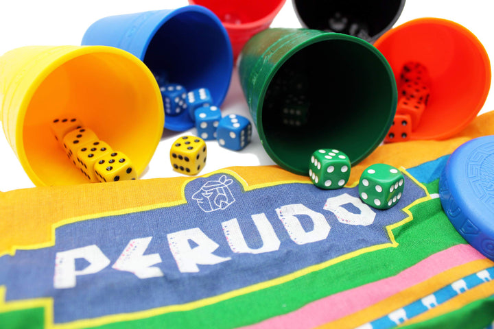 Perudo in einem Blechspiel