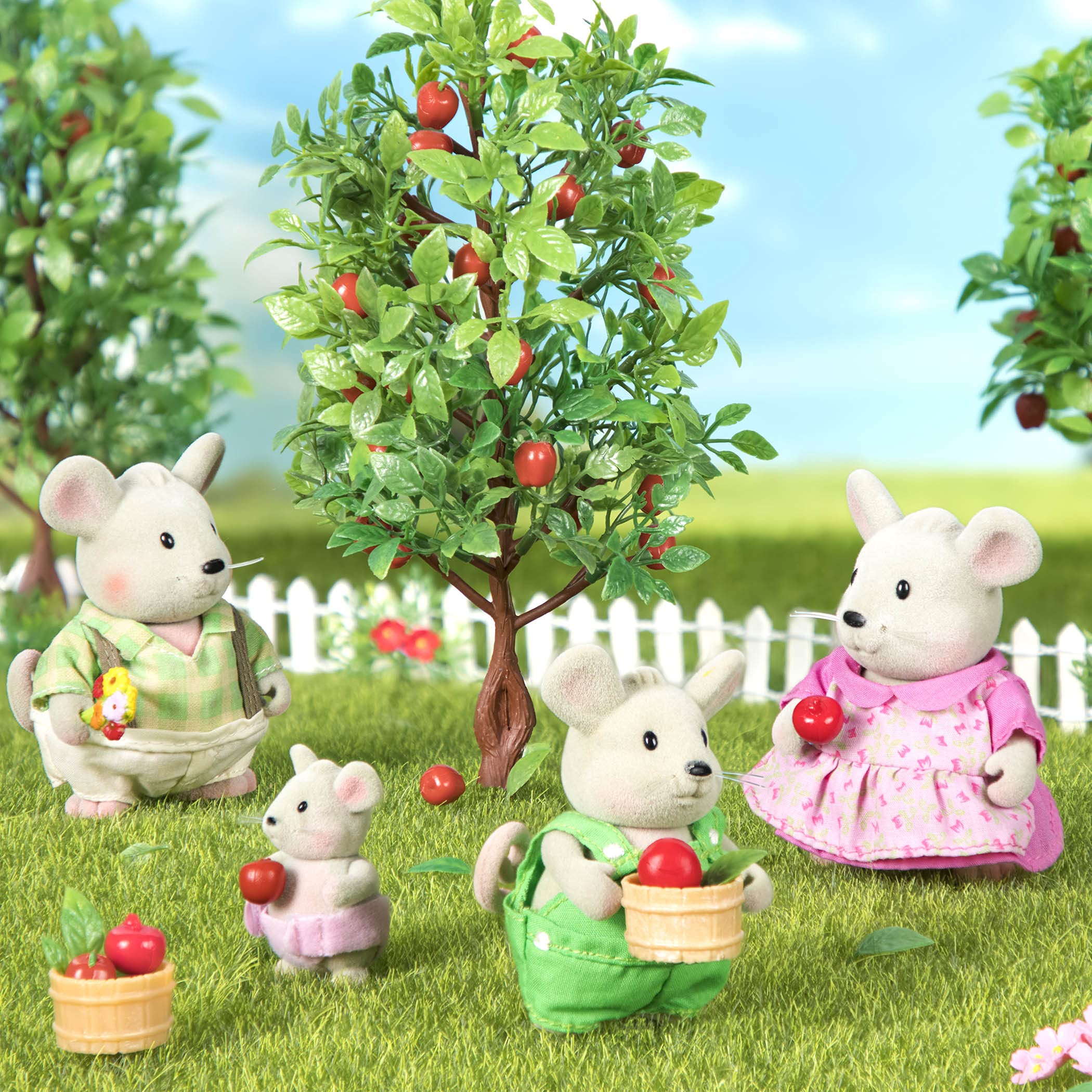 Li'l Woodzeez Handydandy Mice Family Set - 4 Collectible Wooden Figures with Storybook, Ages 3+ 10