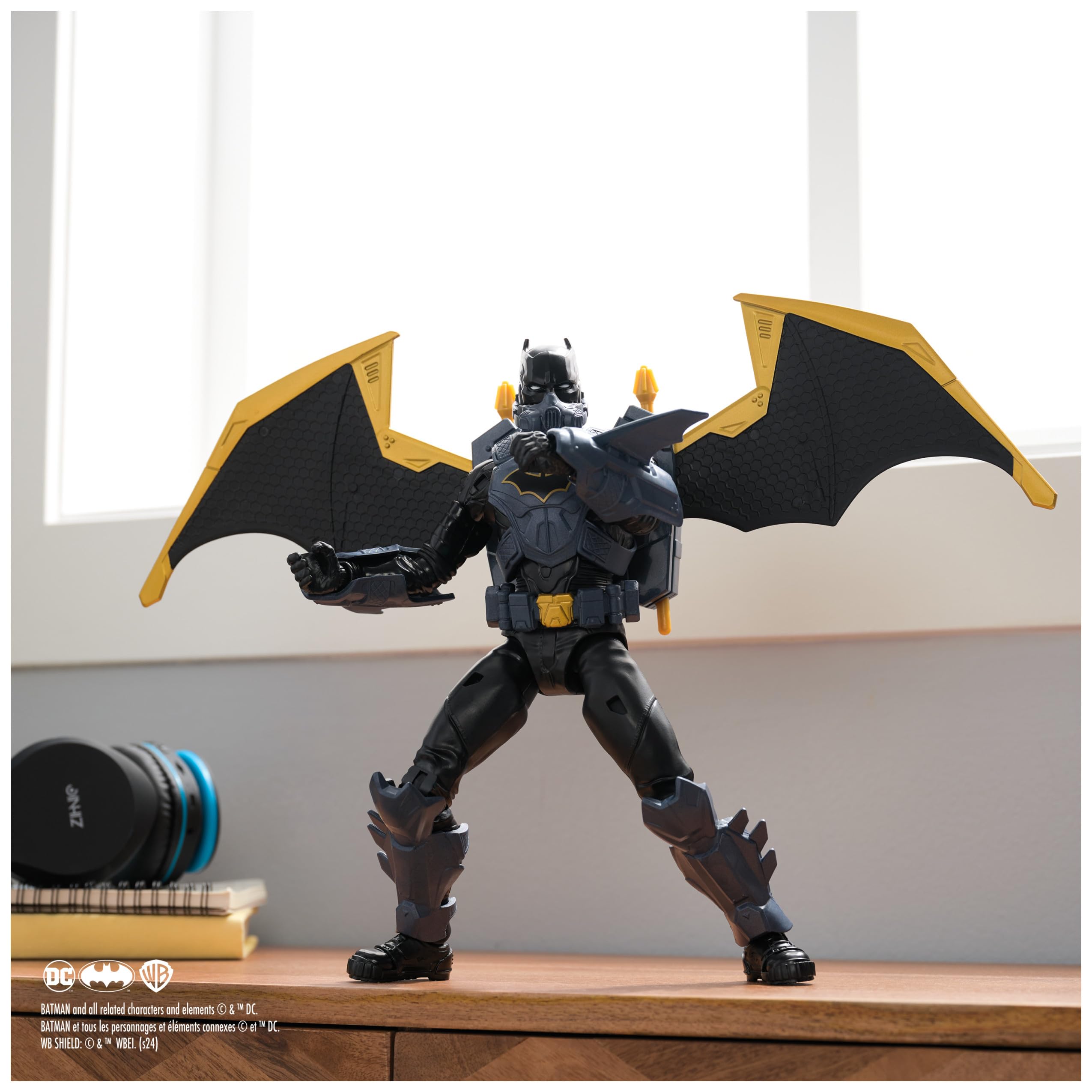 Spin Master DC Comics Night Sky Batman Action Figure with Expandable Wings | 30cm | Ages 3+ 8