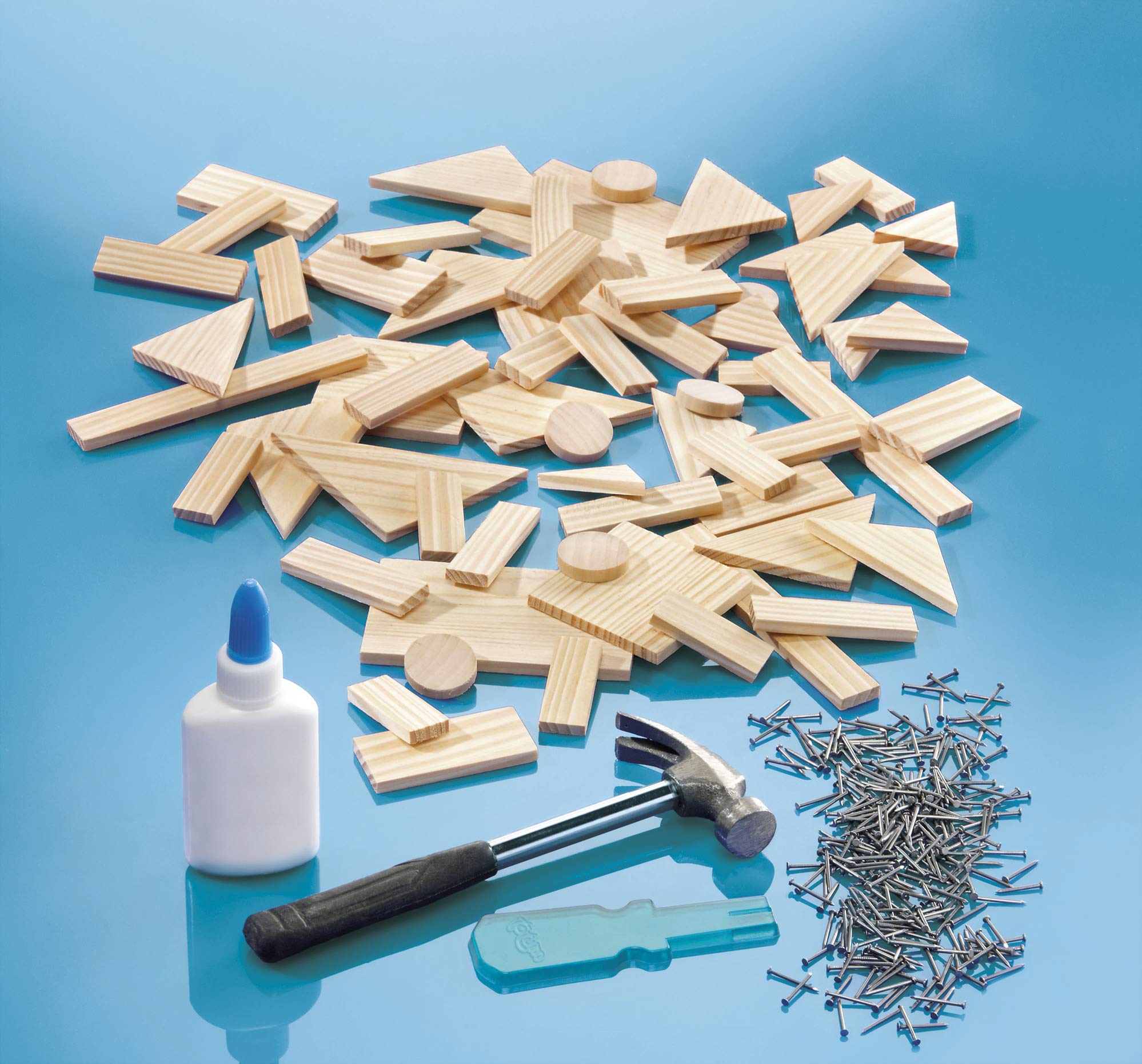 Totum Carpenter King Wood Craft Kit - DIY Building Set for Kids Ages 5+ | Includes Hammer & Nails 3