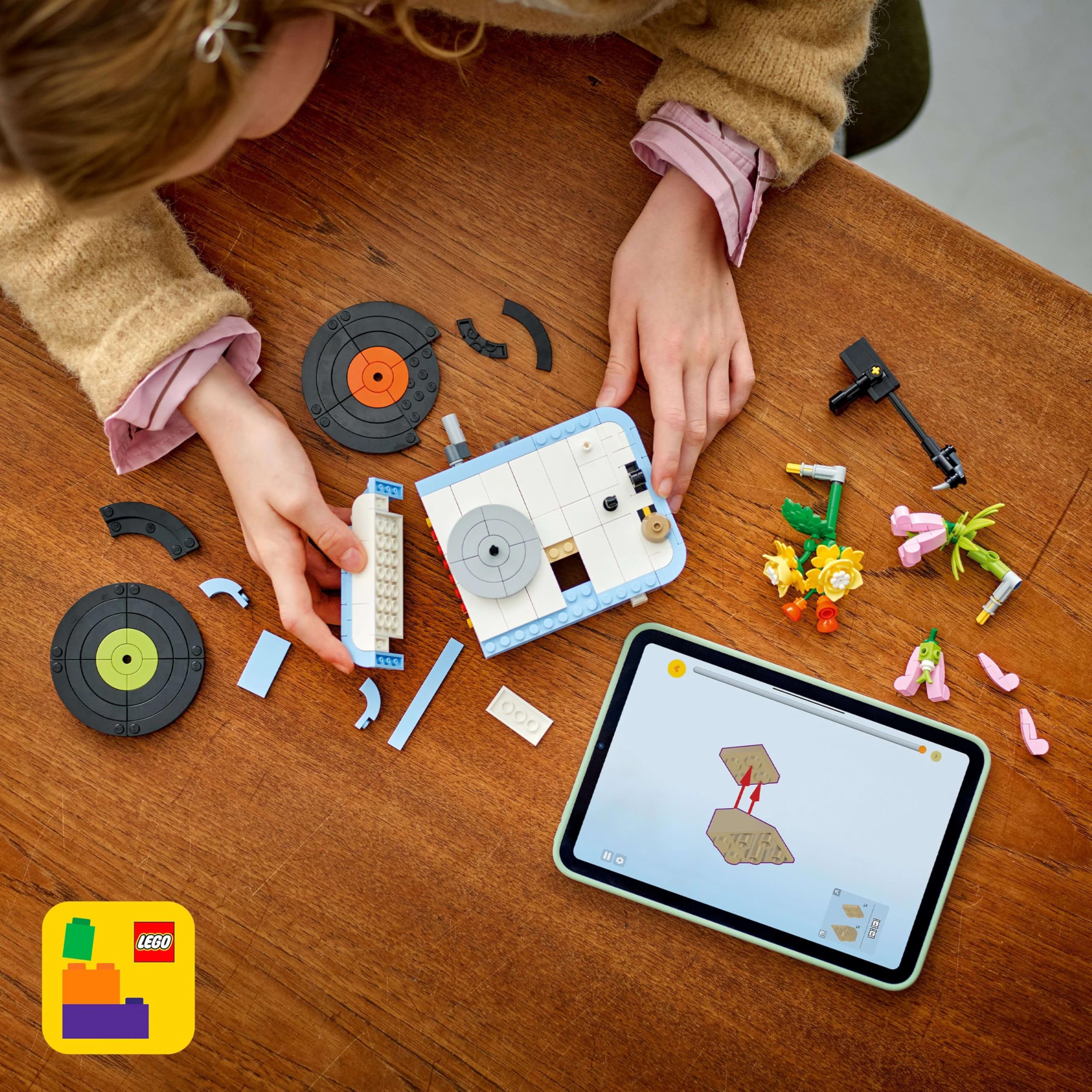 LEGO Creator 3in1 Record Player with Flowers Building Set - Rebuilds into Radio or Microphone, 366 Pieces 5