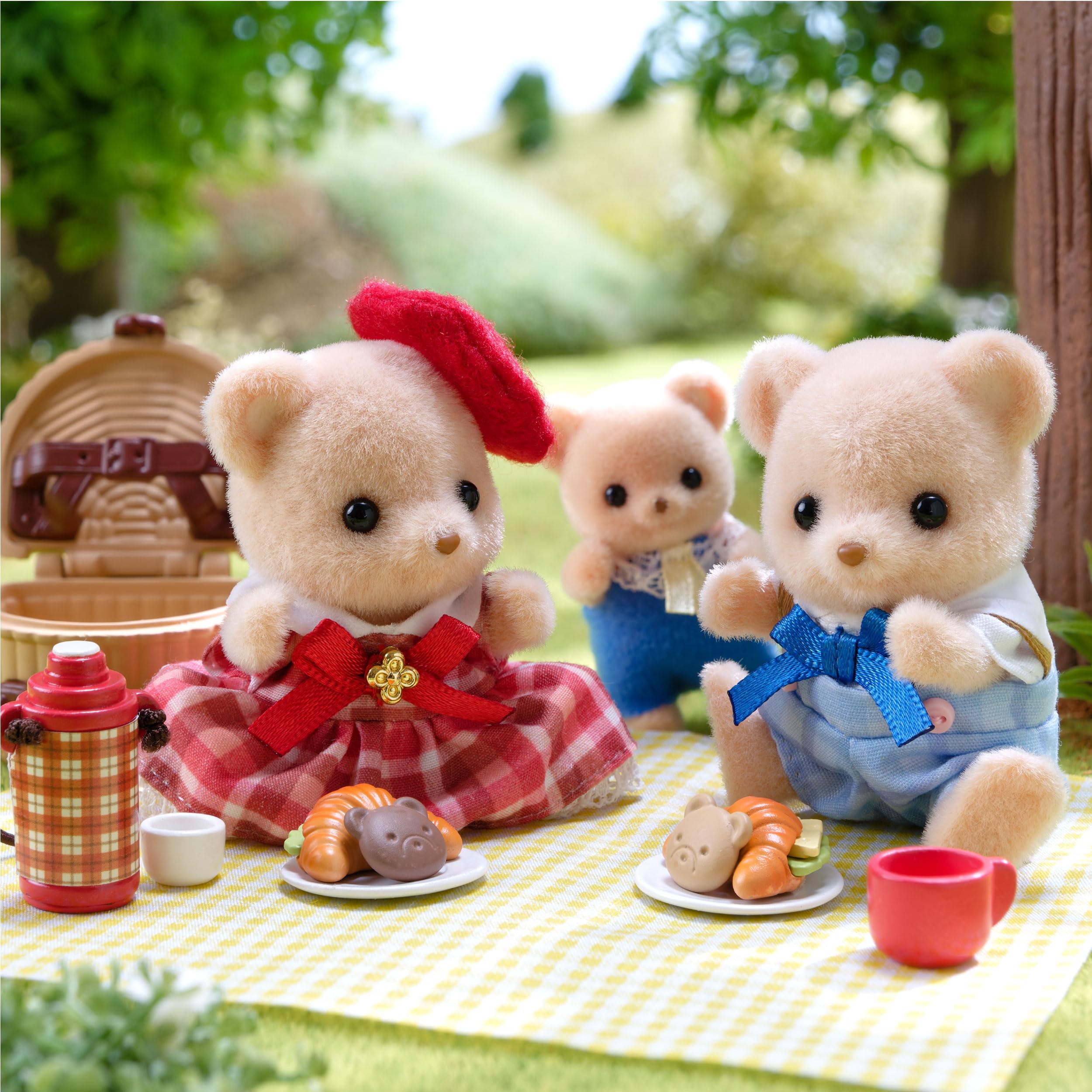 Sylvanian Families Biscuit Bear Sister & Brother Delicious Picnic Playset - Ages 3+ 3