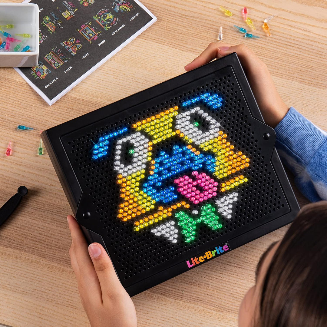 Lite Brite Super Brite HD - Brightest Light-Up Art Board with 650 Pegs (02323)